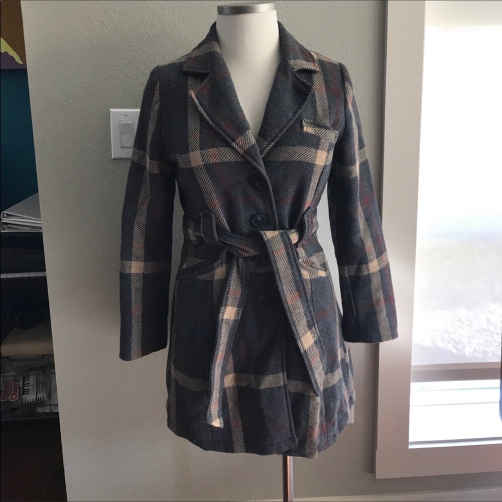 Gray, tan and burgundy wool blend coat. Size Large